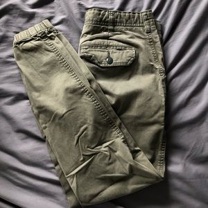 Men’s green army jogger pants